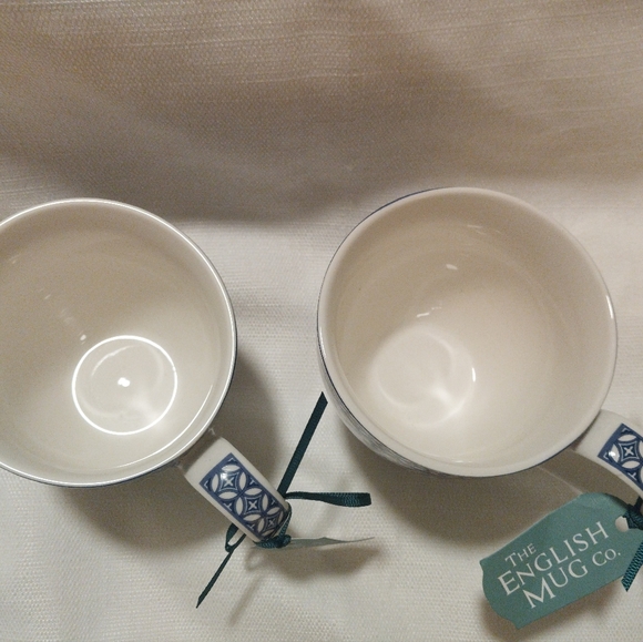 The English Mug Co. Blue & White Floral Pattern Fine China Mug (Set of 2) - Picture 6 of 8